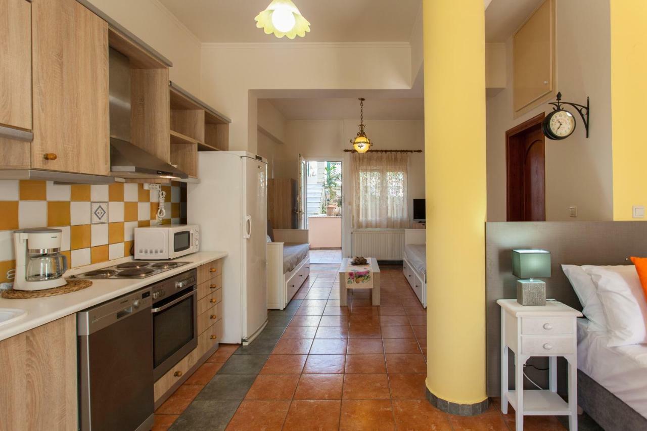 Evelia Apartment Galatás المظهر الخارجي الصورة